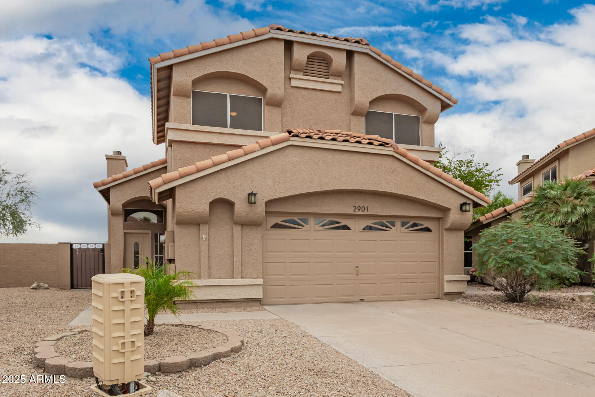 2901 E Woodland Drive