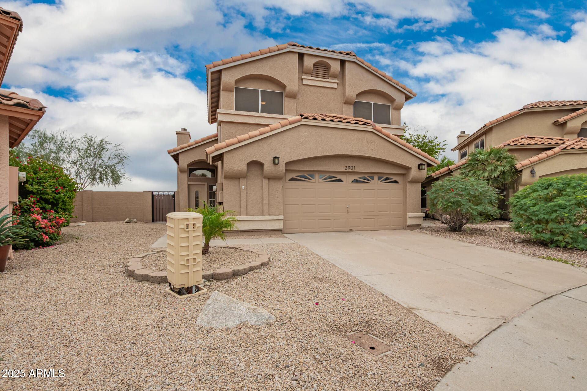 2901 E Woodland Drive