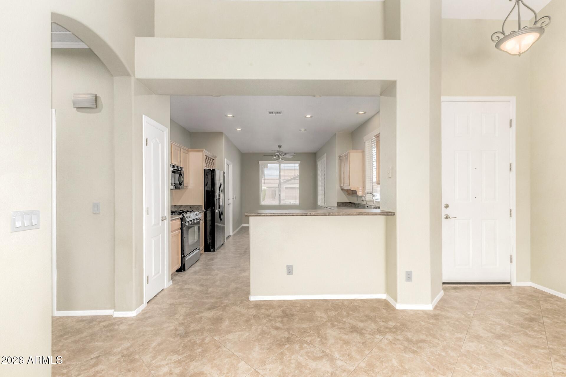 1411 W ARMSTRONG Way