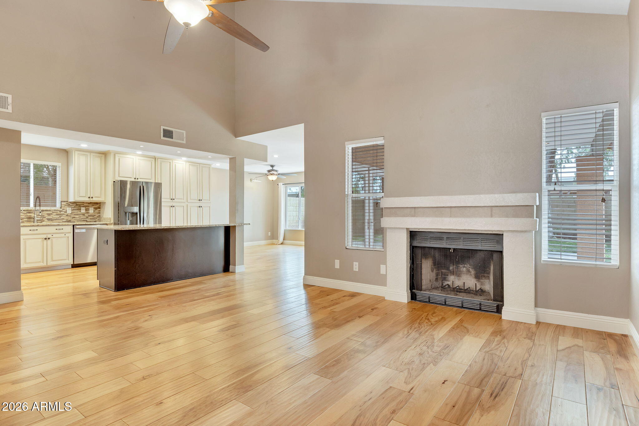 2323 W PARK Avenue