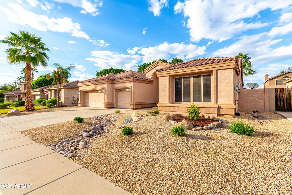 Photo of 7262 W Firebird Drive, Glendale, AZ 85308 (MLS # 6931387)