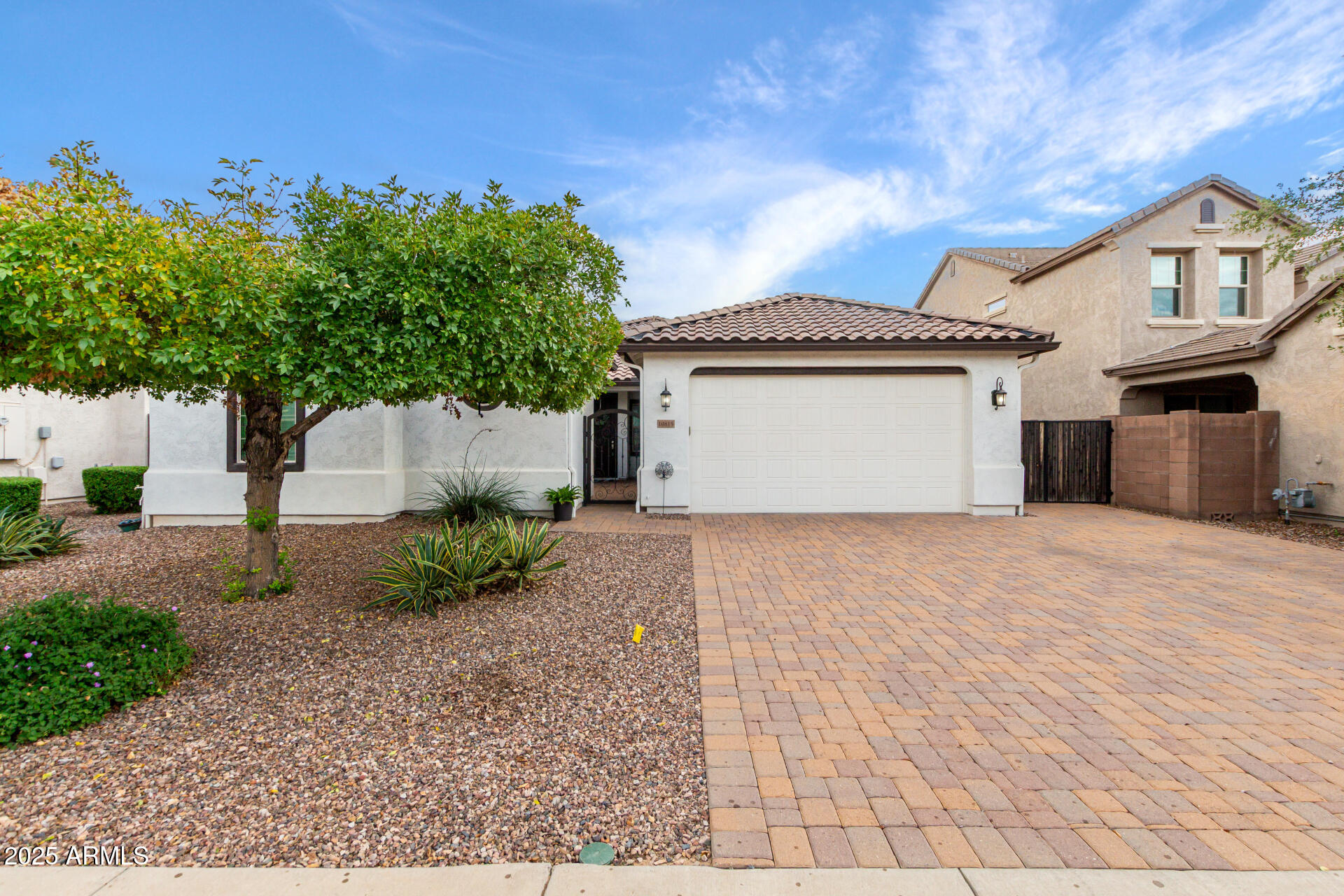 10815 E RAMBLEWOOD Circle