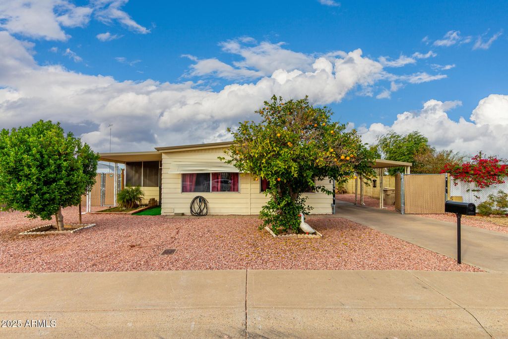 Photo of 17208 N 66th Terrace, Glendale, AZ 85308 (MLS # 6960873)