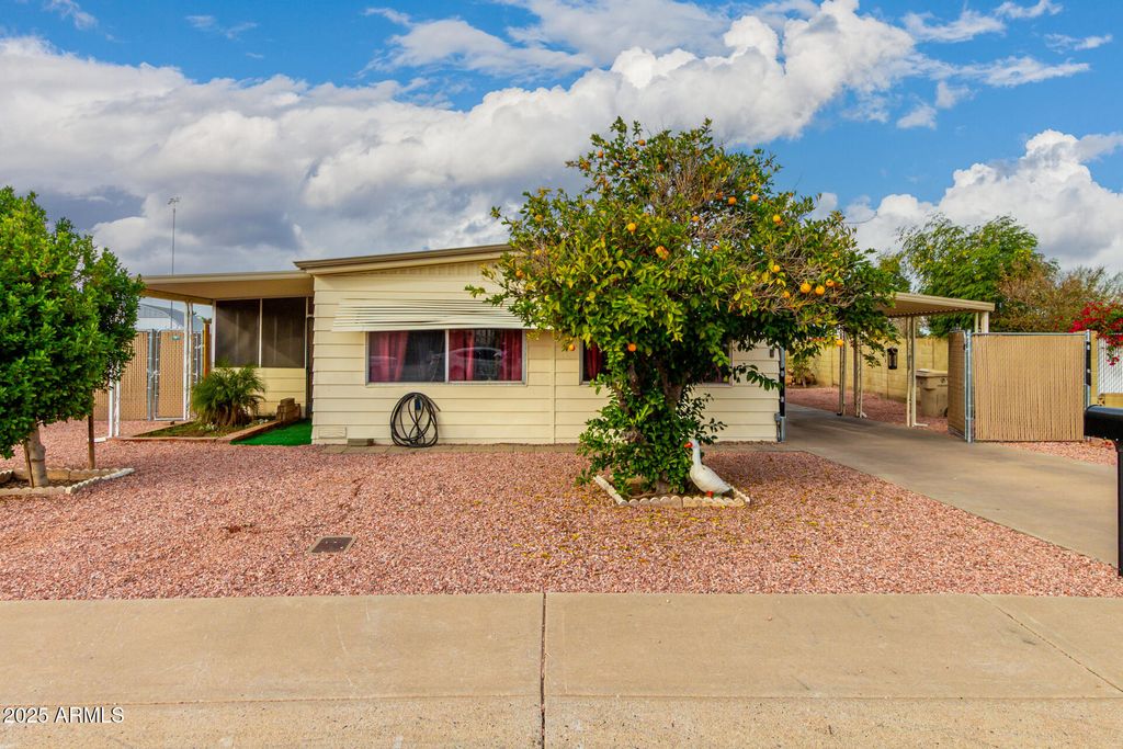 Photo of 17208 N 66th Terrace, Glendale, AZ 85308 (MLS # 6960873)