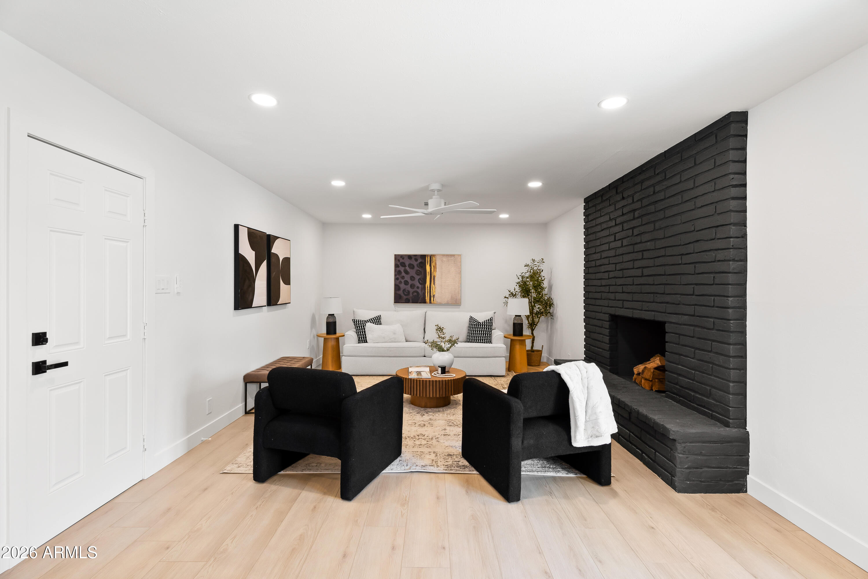 221 E MCKINLEY Street