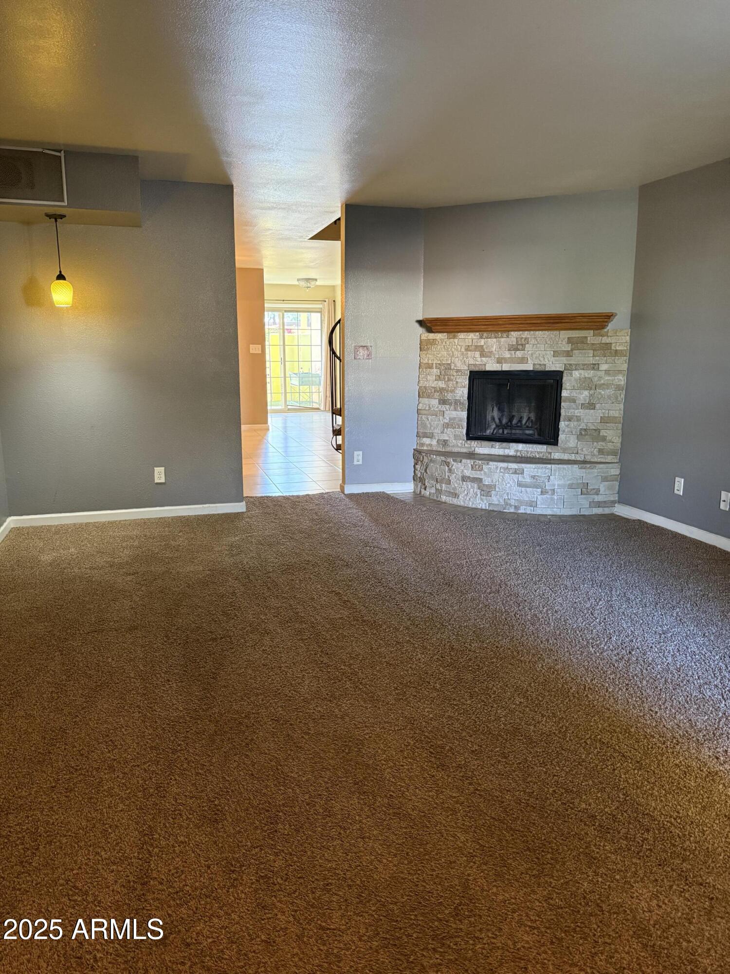 1425 E DESERT COVE Avenue E 66