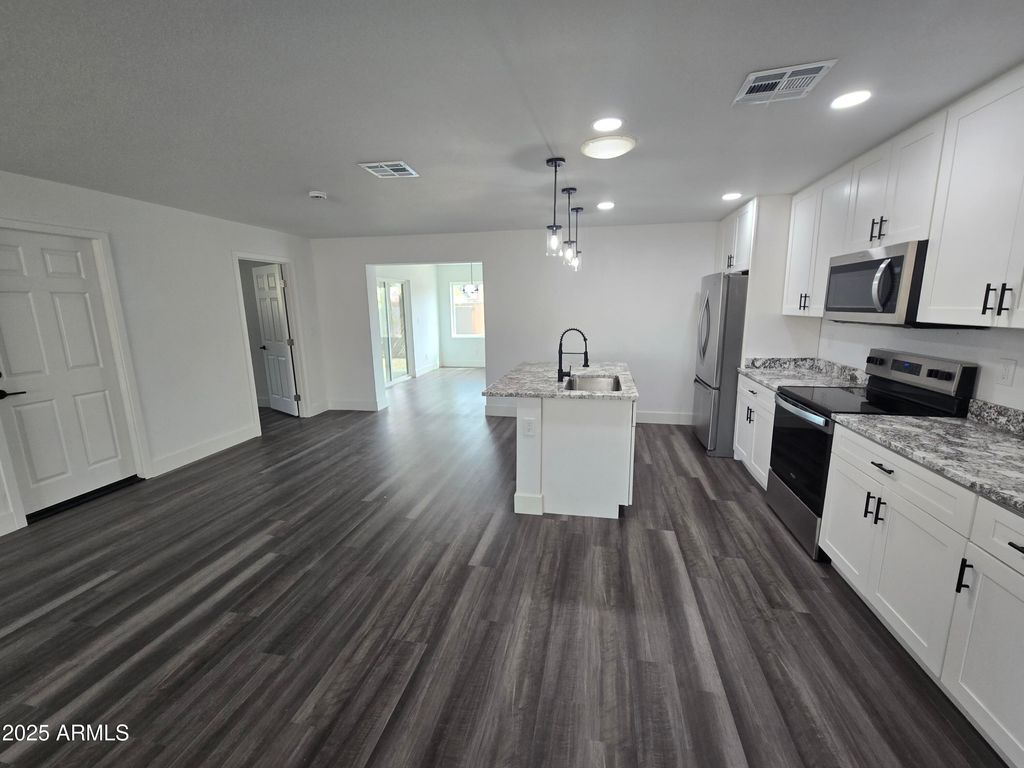 Photo of 1173 E Cordova Avenue, Casa Grande, AZ 85122 (MLS # 6912091)
