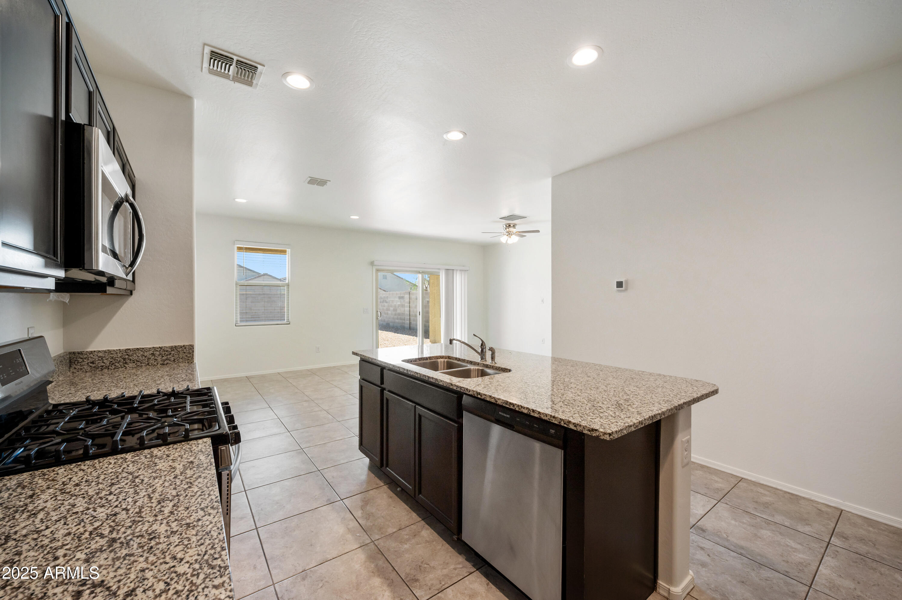 30963 W COLUMBUS Avenue