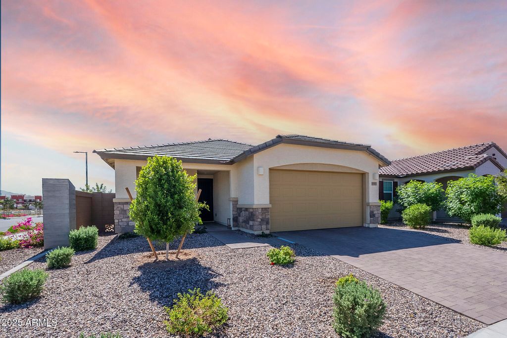Photo of 15551 W Kendall Street, Goodyear, AZ 85338 (MLS # 6931461)