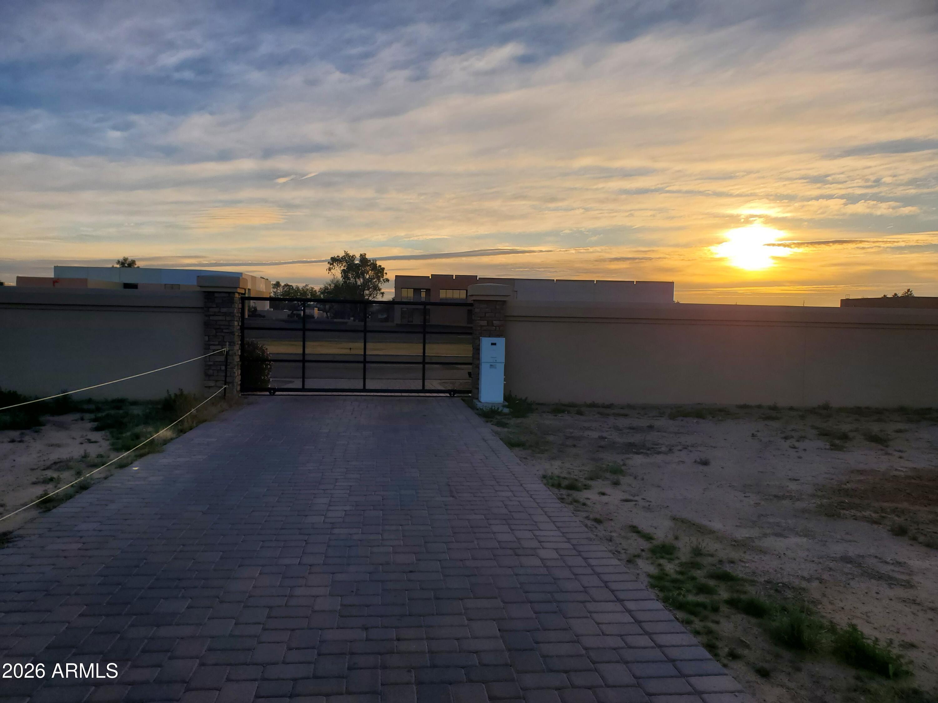 4311 W BEECHCRAFT Place 9