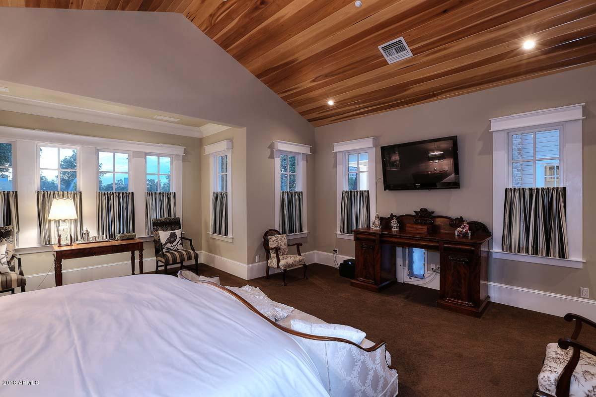 COUNTRY CLUB MANOR LOT 41-45 - Residential