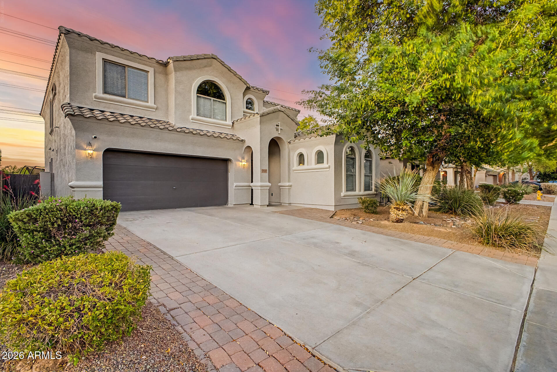 2826 E SAGUARO PARK Lane