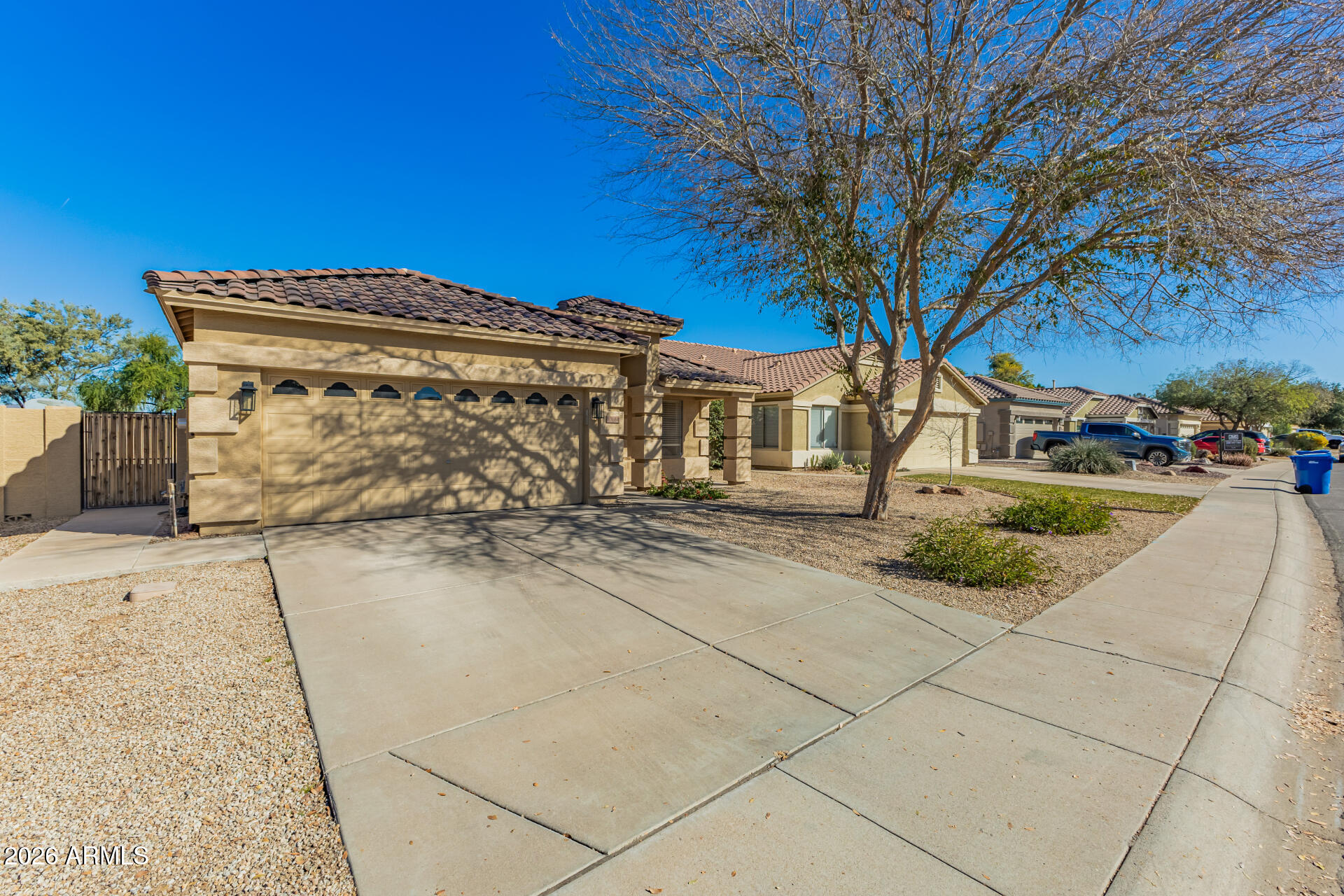 10144 E KNOWLES Avenue