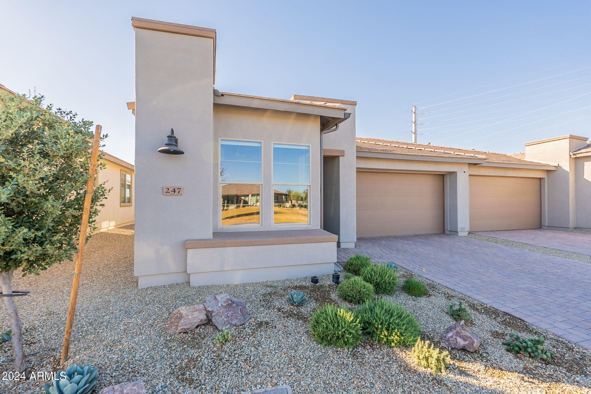 247 E LAS PUERTAS Lane