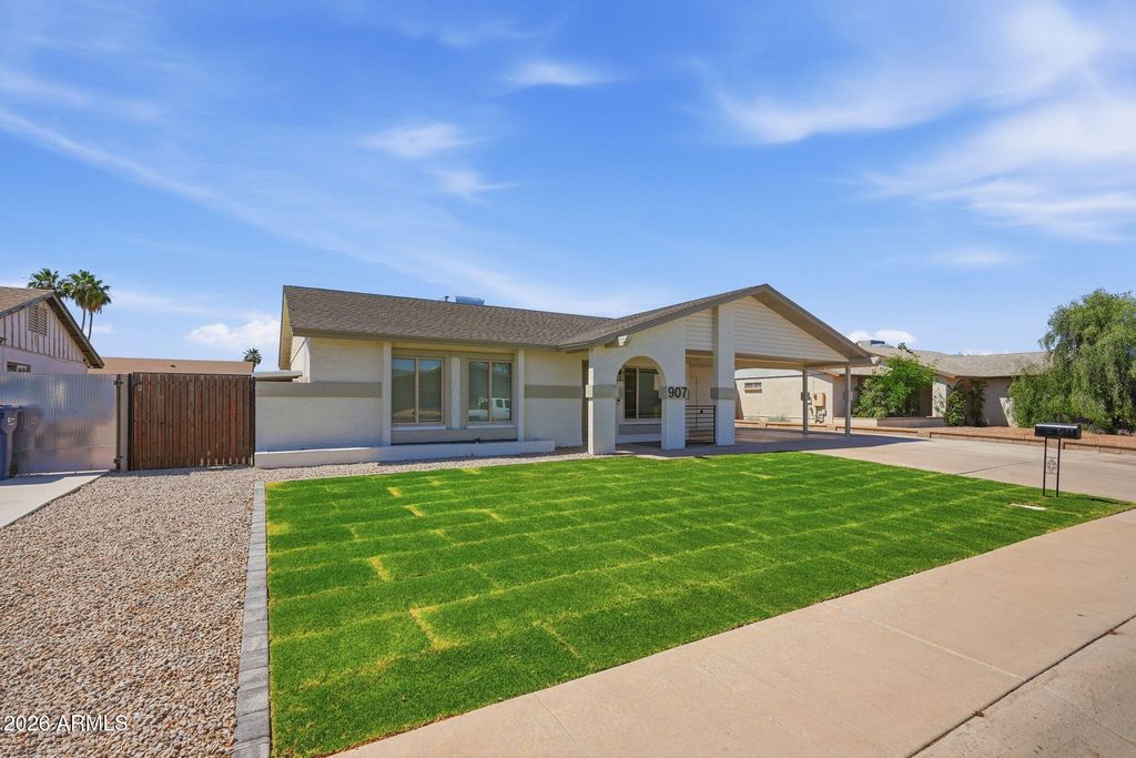 Photo of 907 W Straford Drive, Chandler, AZ 85225 (MLS # 7028057)