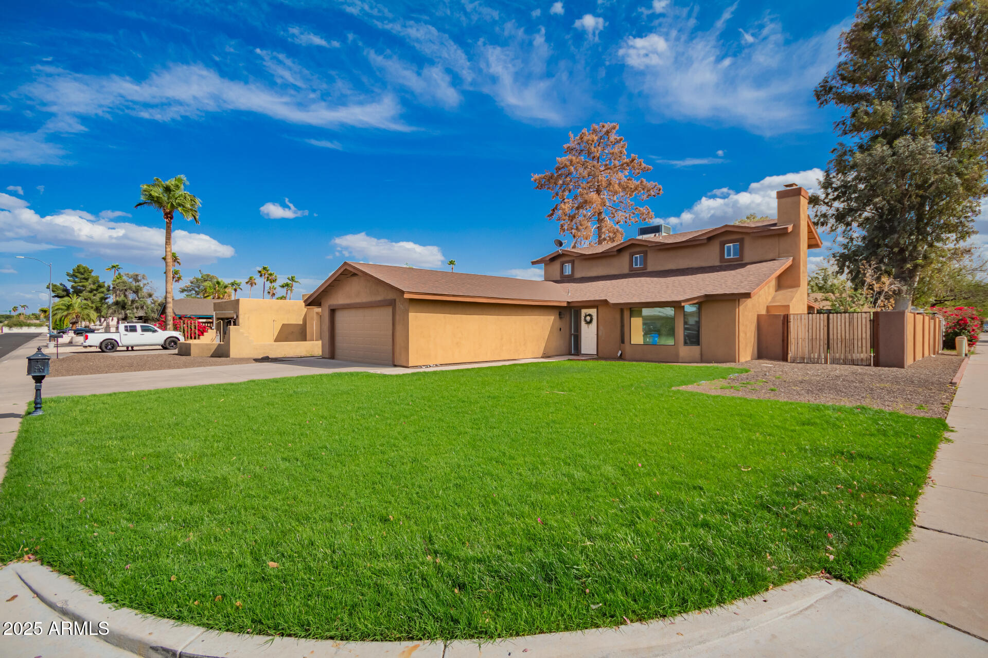 3843 E ASTER Drive