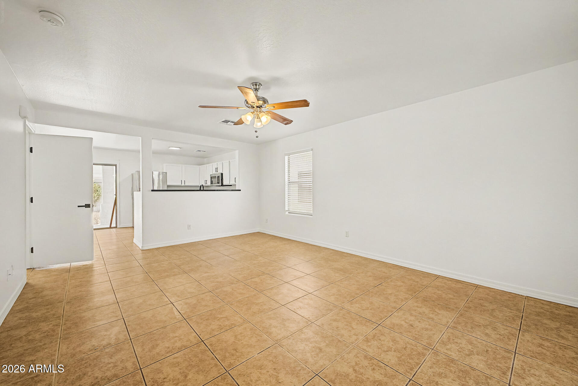 2527 E MEADOW CREEK Way