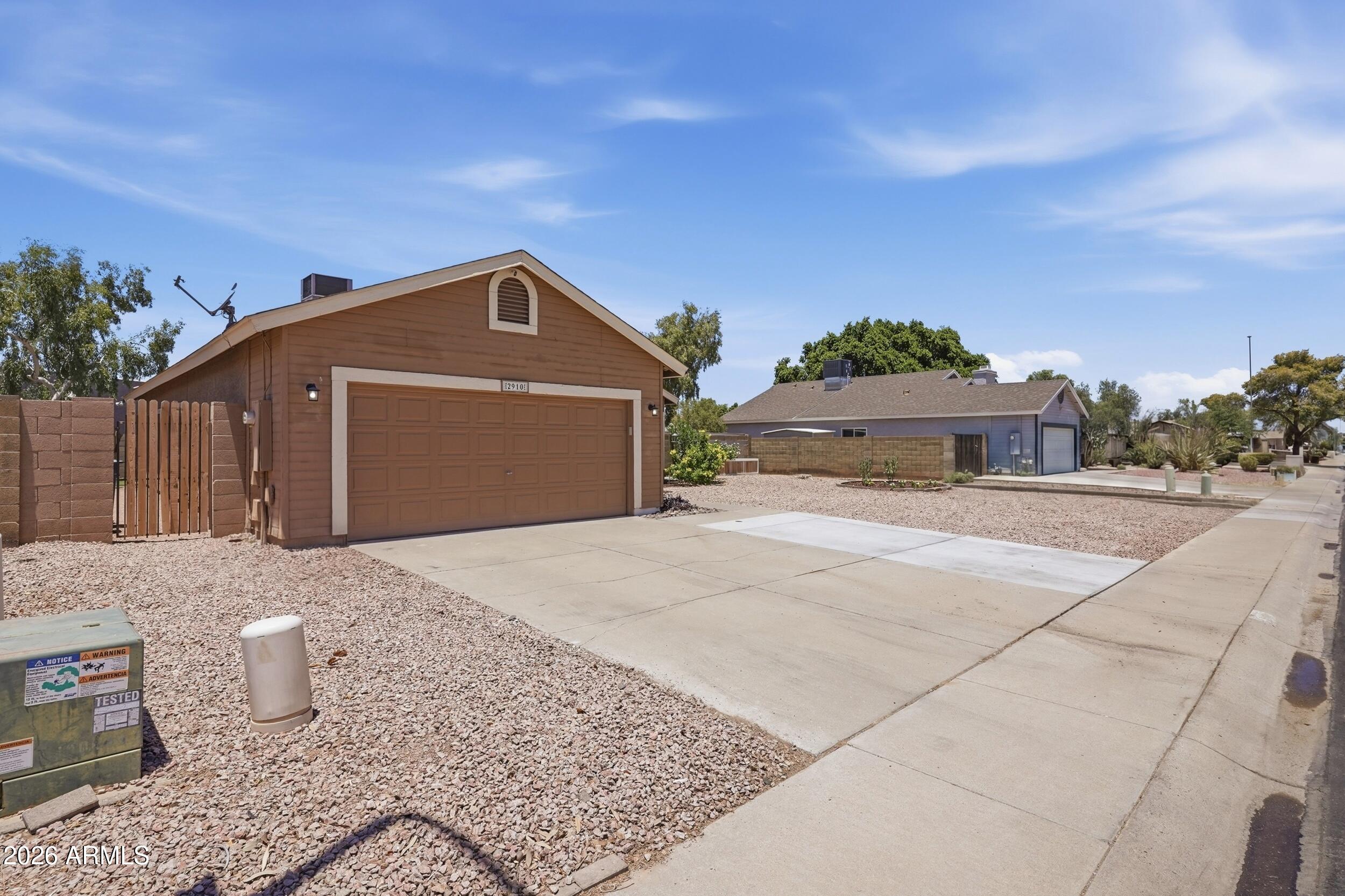 2910 N VILLAS Lane