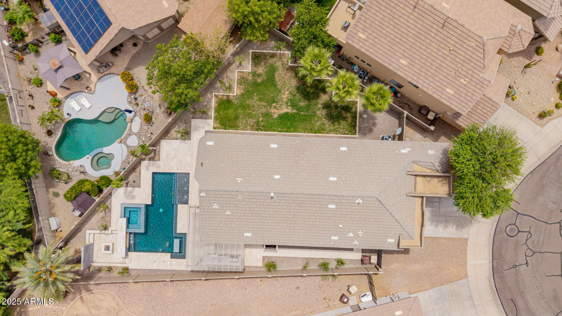 10261 W FOOTHILL Drive