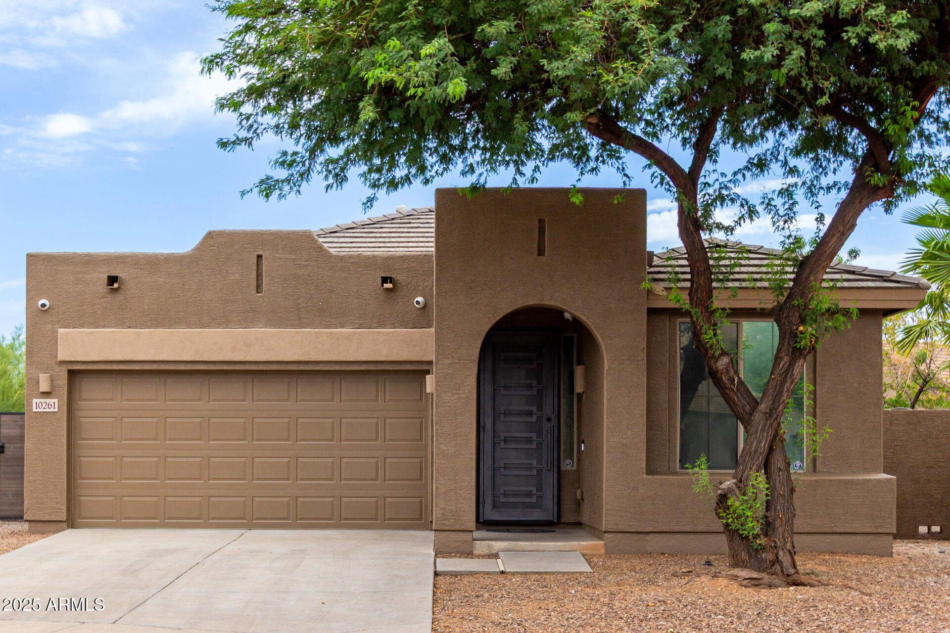 10261 W FOOTHILL Drive