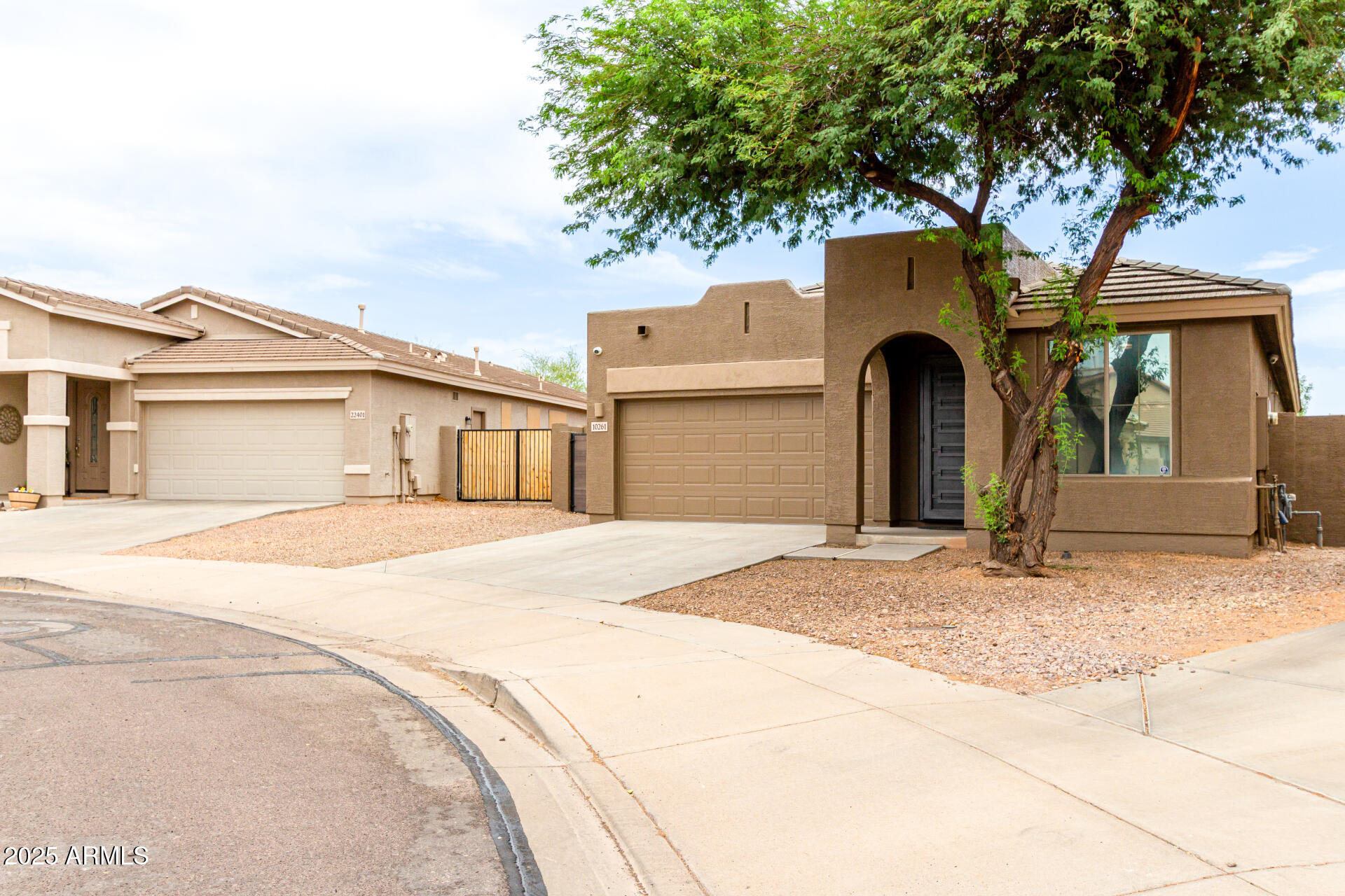 10261 W FOOTHILL Drive