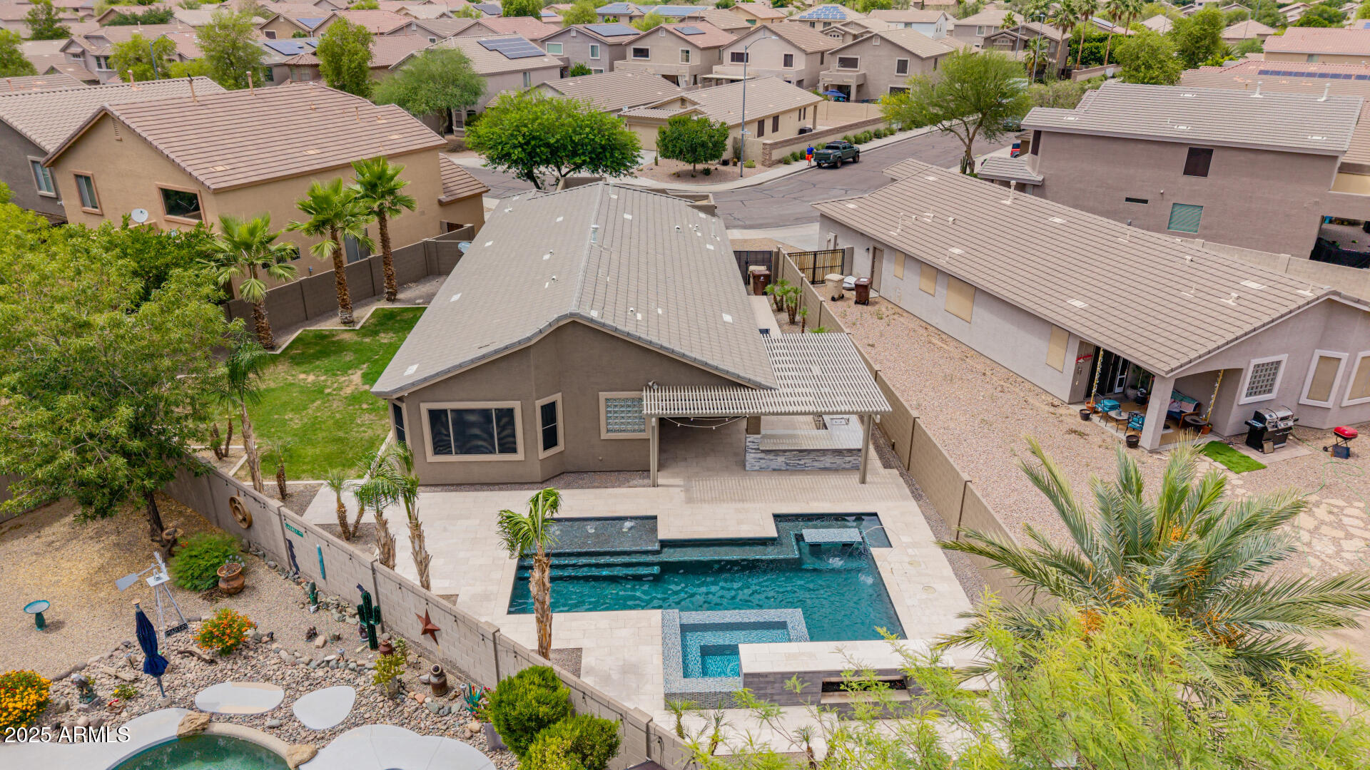 10261 W FOOTHILL Drive
