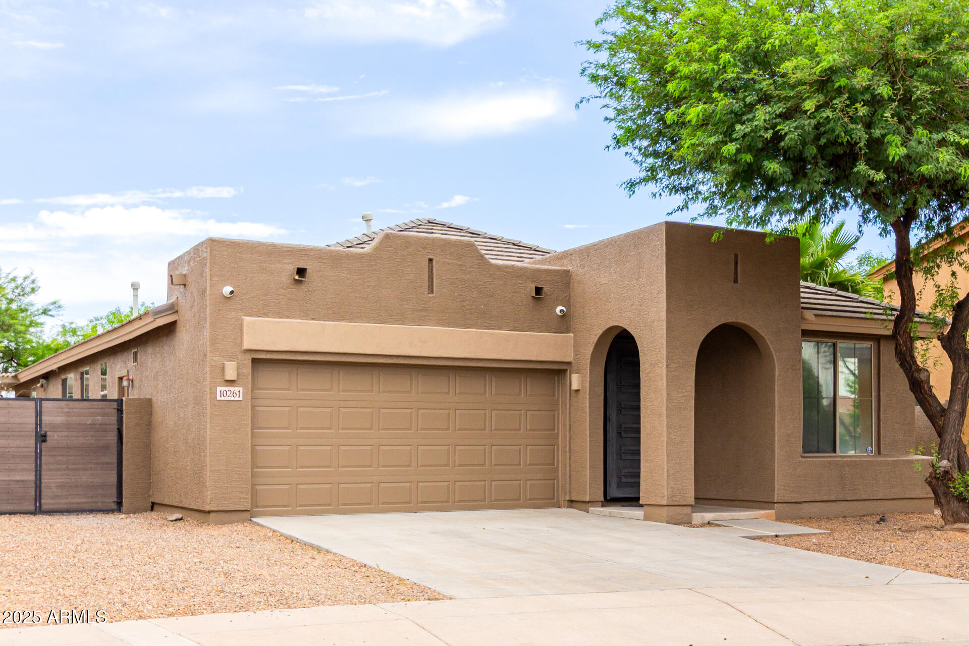 10261 W FOOTHILL Drive