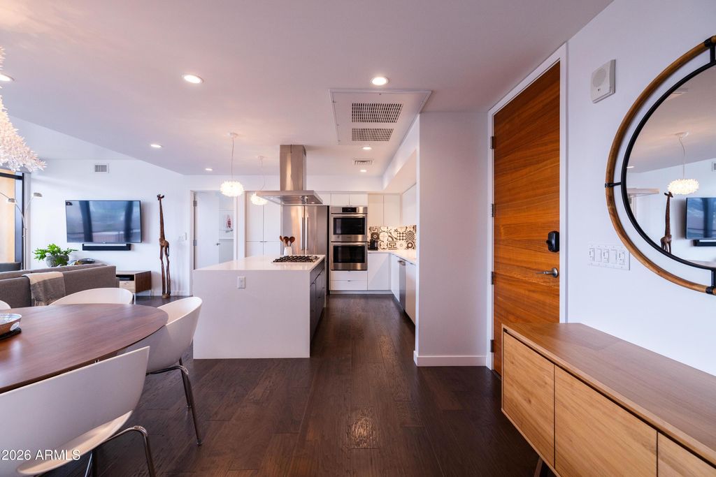 Photo of 200 W Portland Street #827, Phoenix, AZ 85003 (MLS # 7008770)