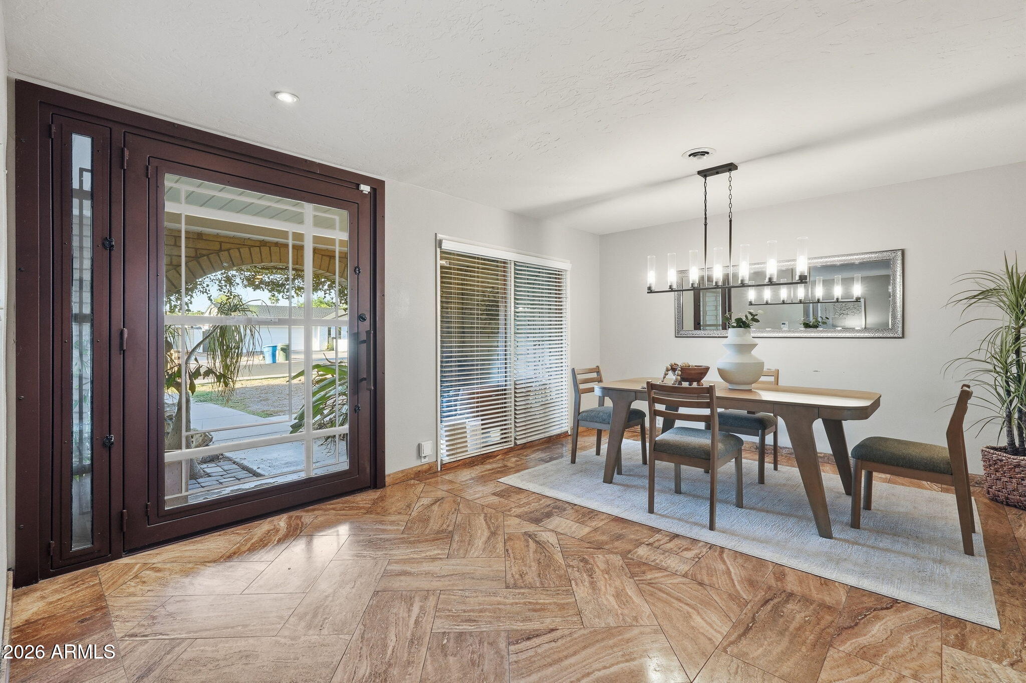 19 E CANTERBURY Court