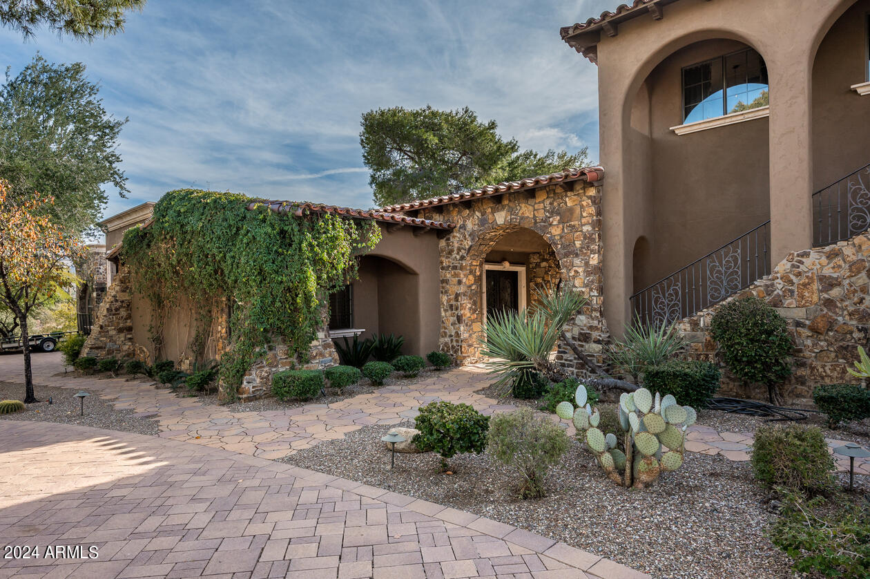 CANYON HEIGHTS - Residential