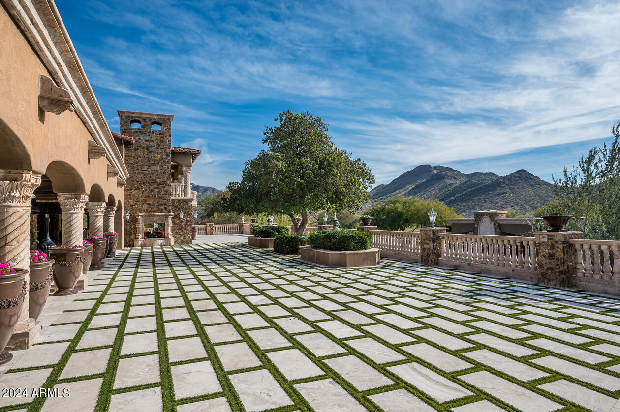 CANYON HEIGHTS - Residential