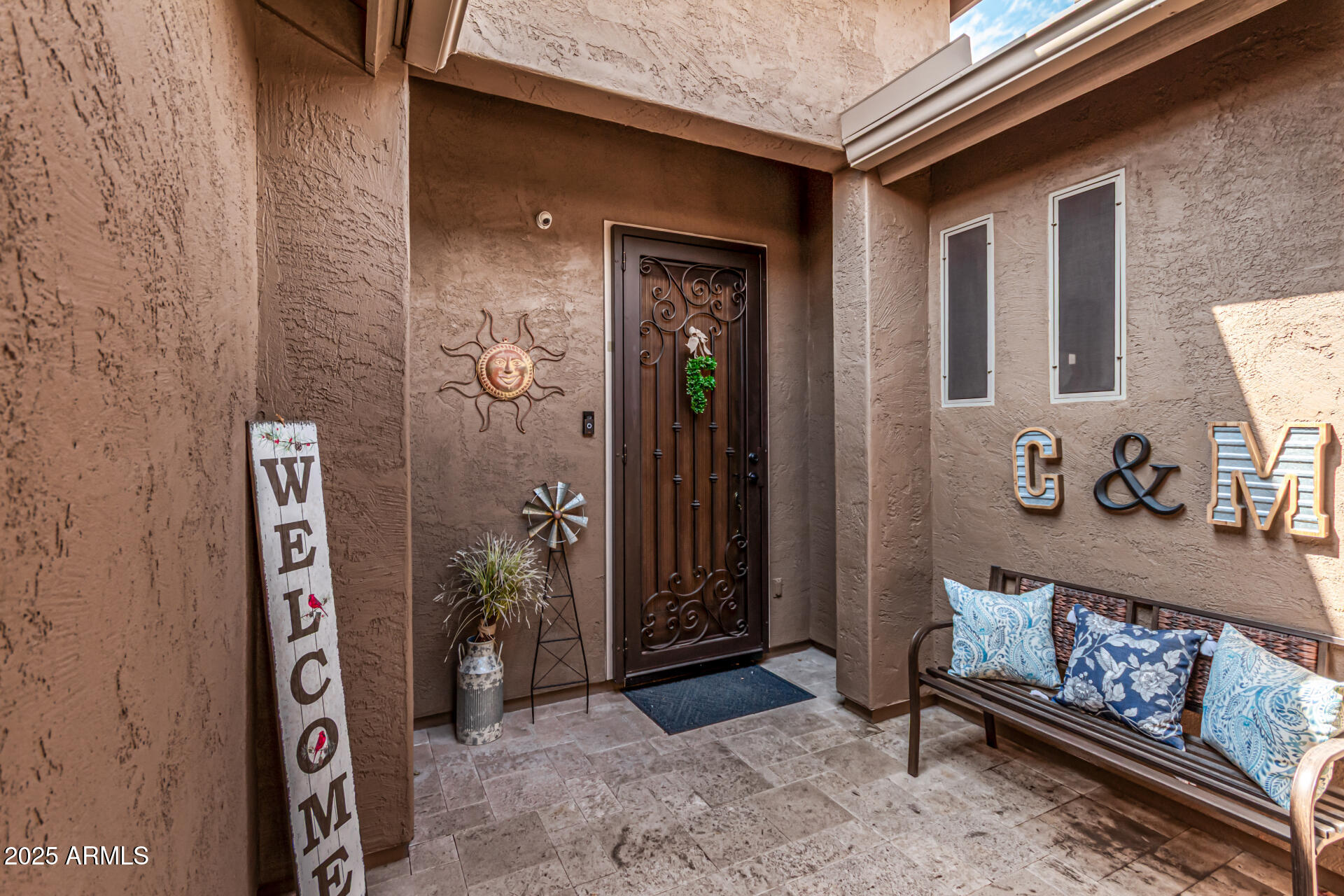 241 W ROADRUNNER Drive