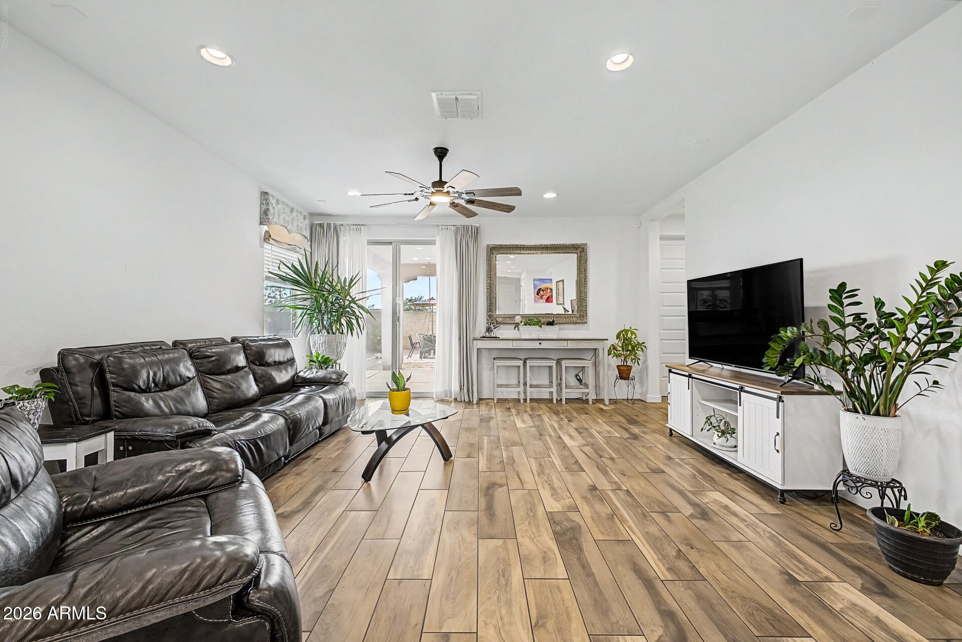 3452 E DAKOTA Drive