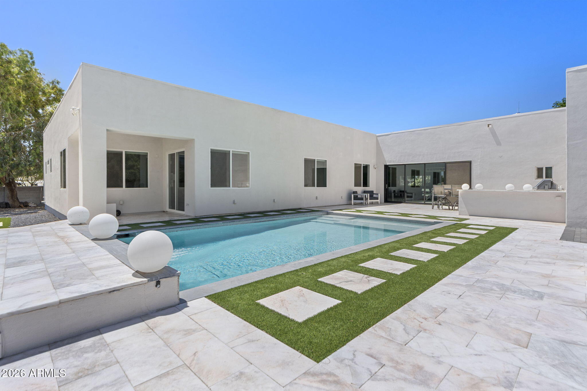 PARADISE VALLEY RANCHOS 2 - Residential