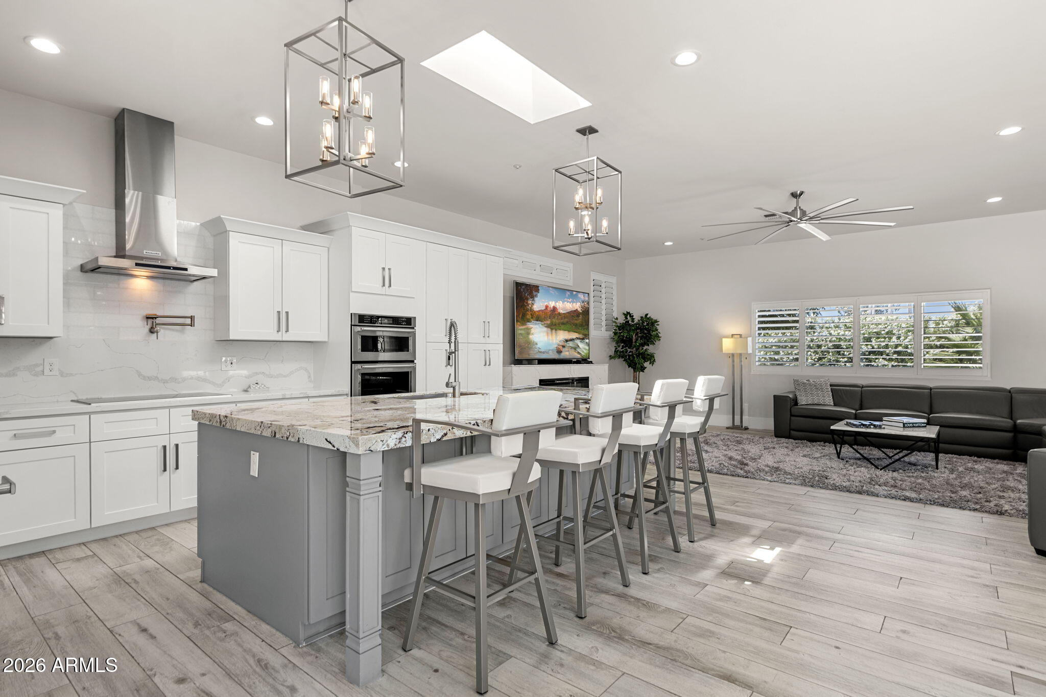 PARADISE VALLEY RANCHOS 2 - Residential