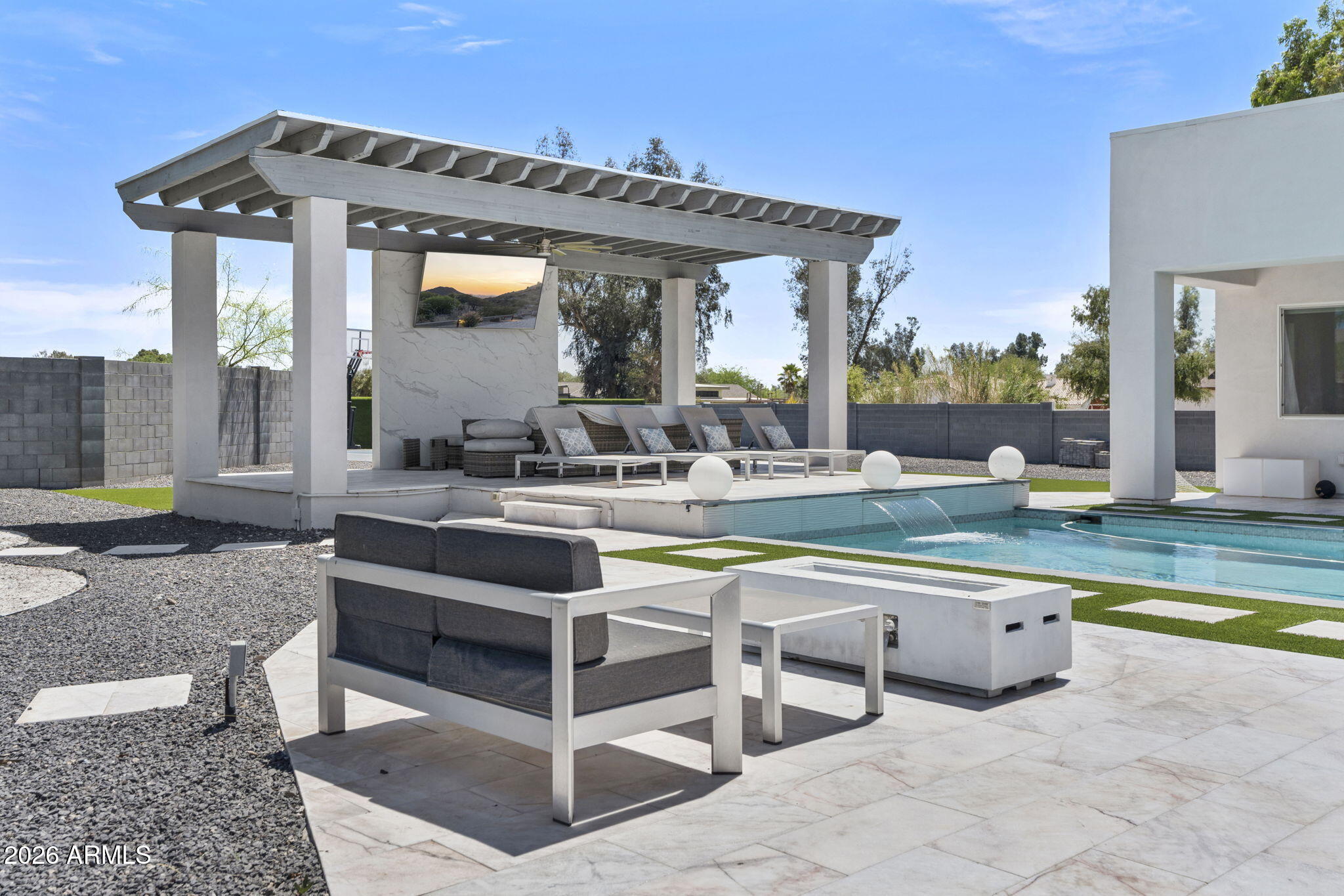 PARADISE VALLEY RANCHOS 2 - Residential
