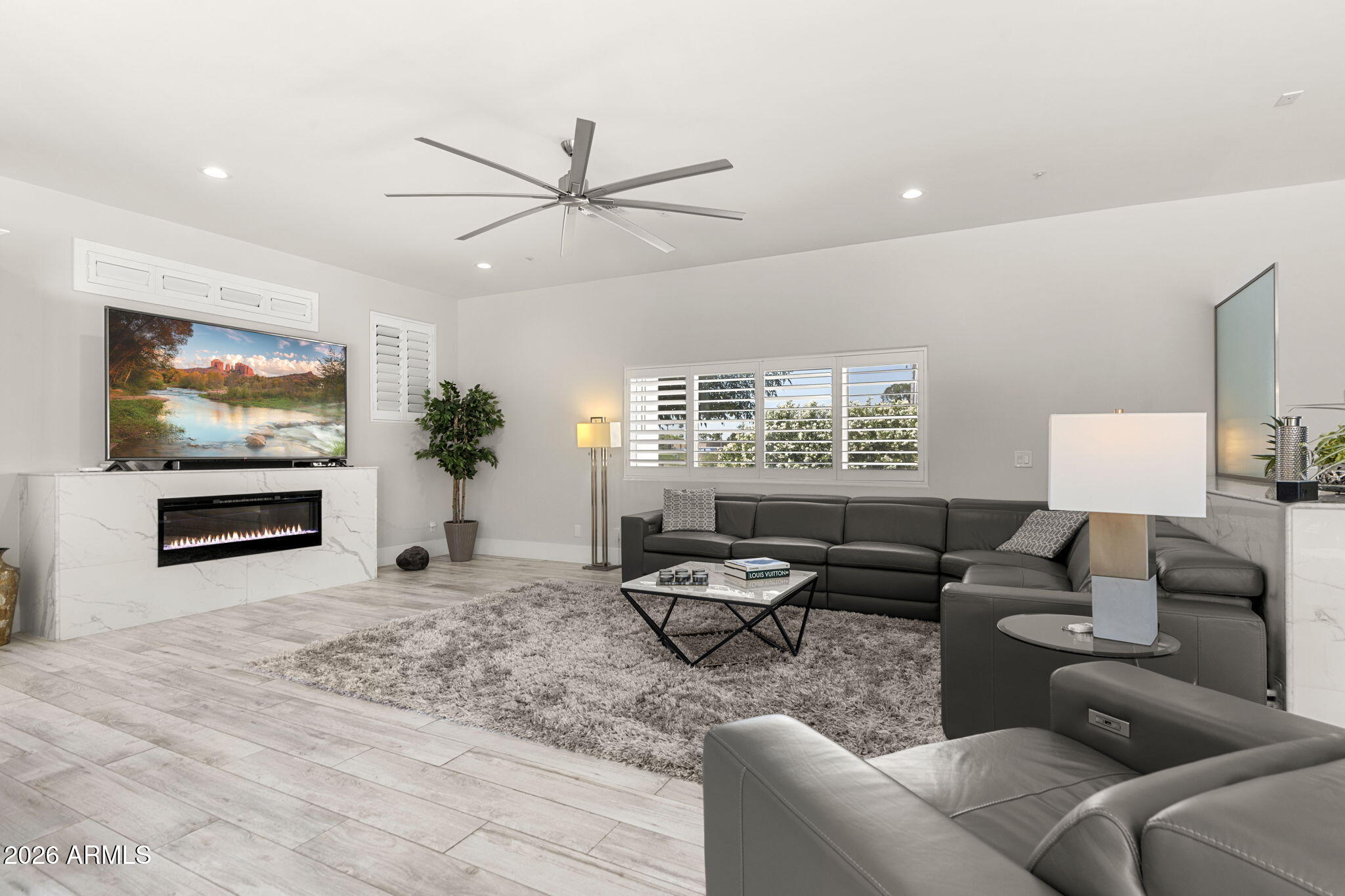 PARADISE VALLEY RANCHOS 2 - Residential