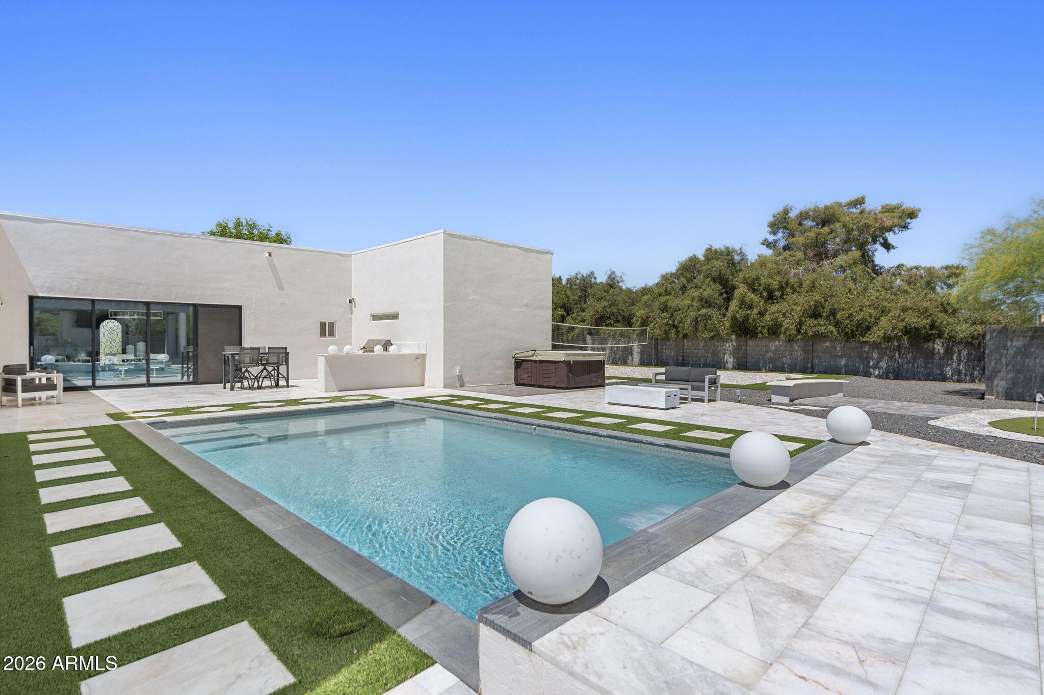 PARADISE VALLEY RANCHOS 2 - Residential