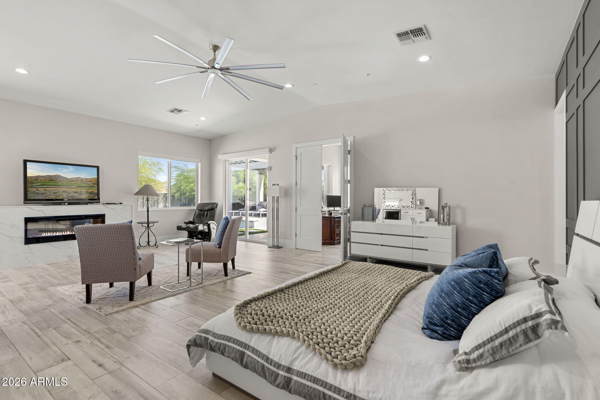 PARADISE VALLEY RANCHOS 2 - Residential