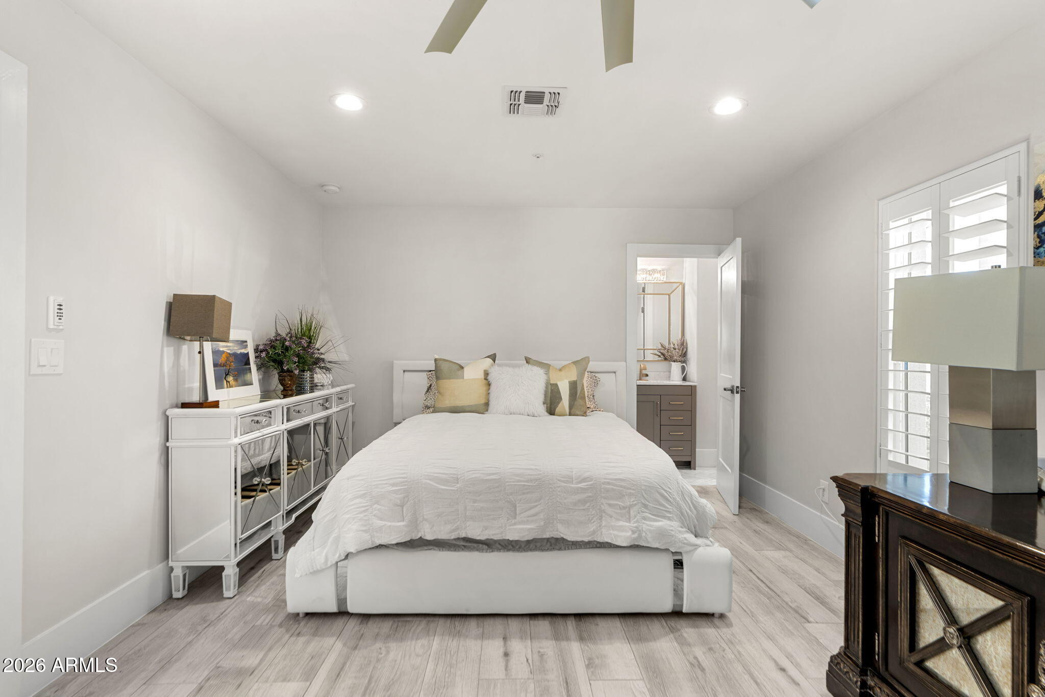 PARADISE VALLEY RANCHOS 2 - Residential