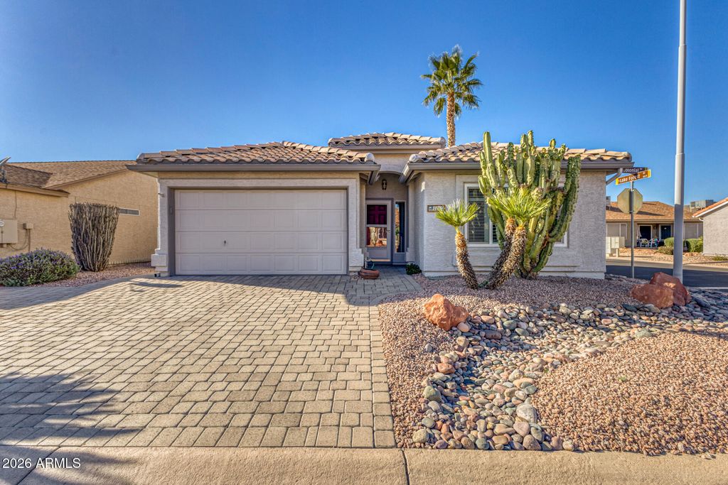 Photo of 1882 E Colonial Drive, Chandler, AZ 85249 (MLS # 6994356)