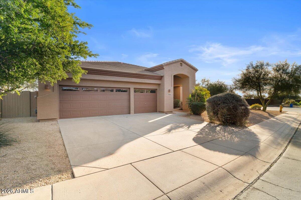 4945 E DESERT VISTA Trail
