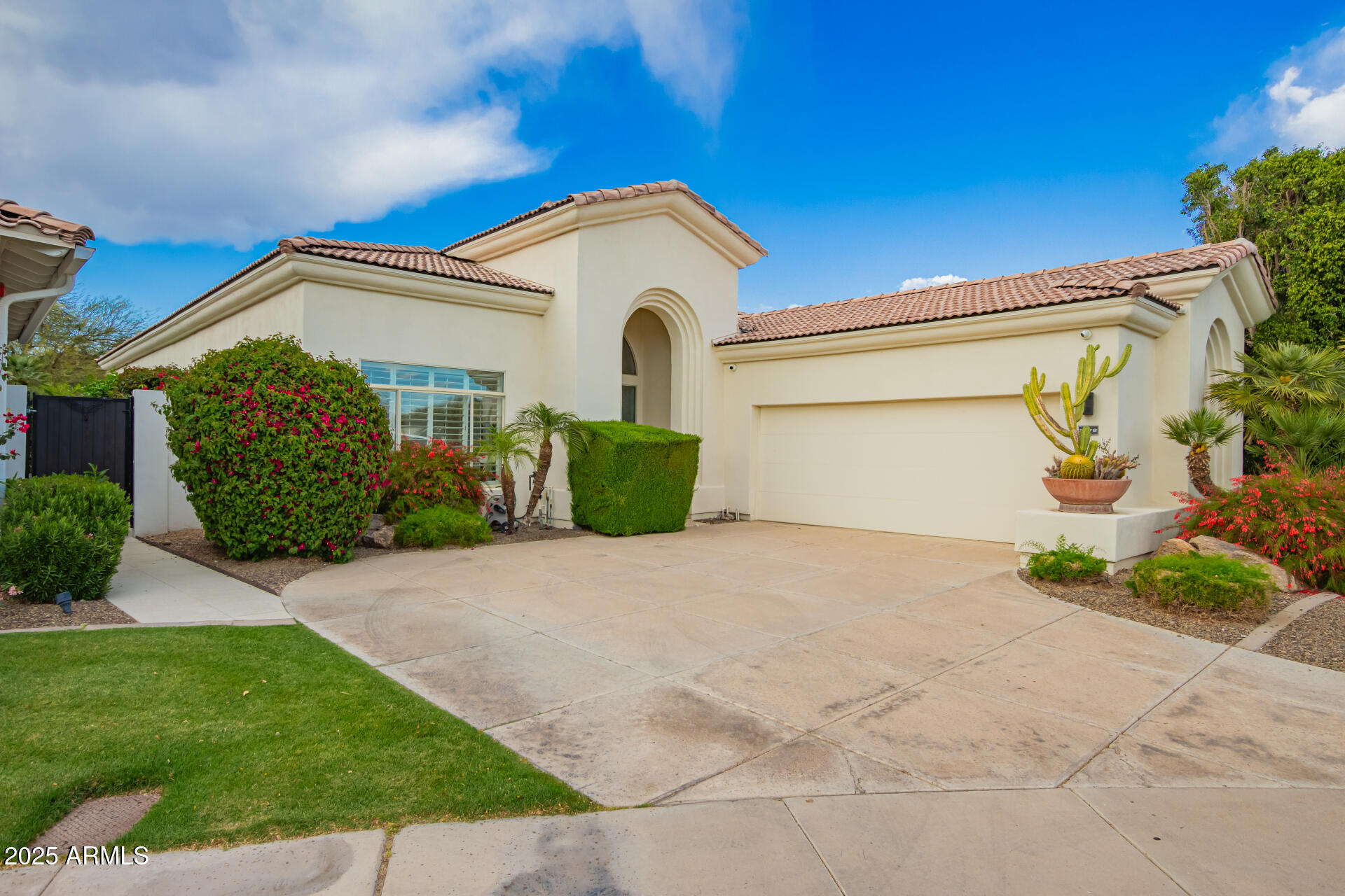 7678 E CACTUS WREN Road