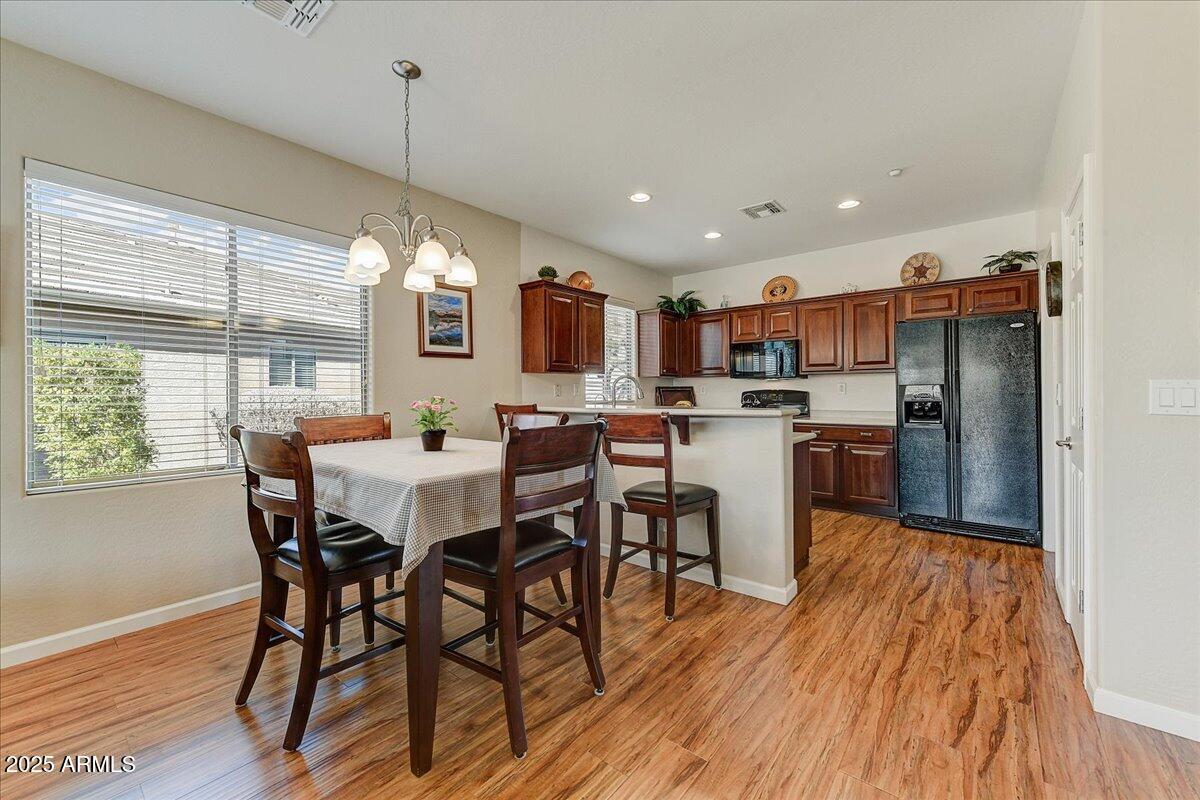 1635 W OWENS Way