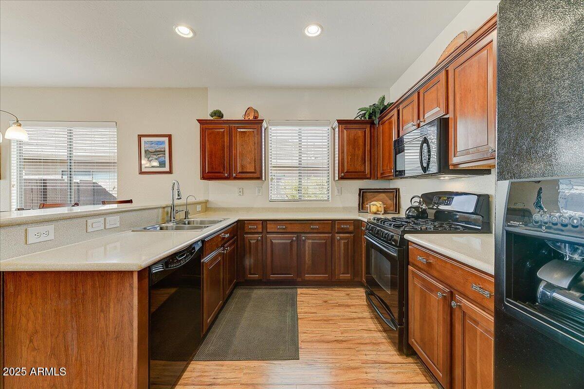 1635 W OWENS Way