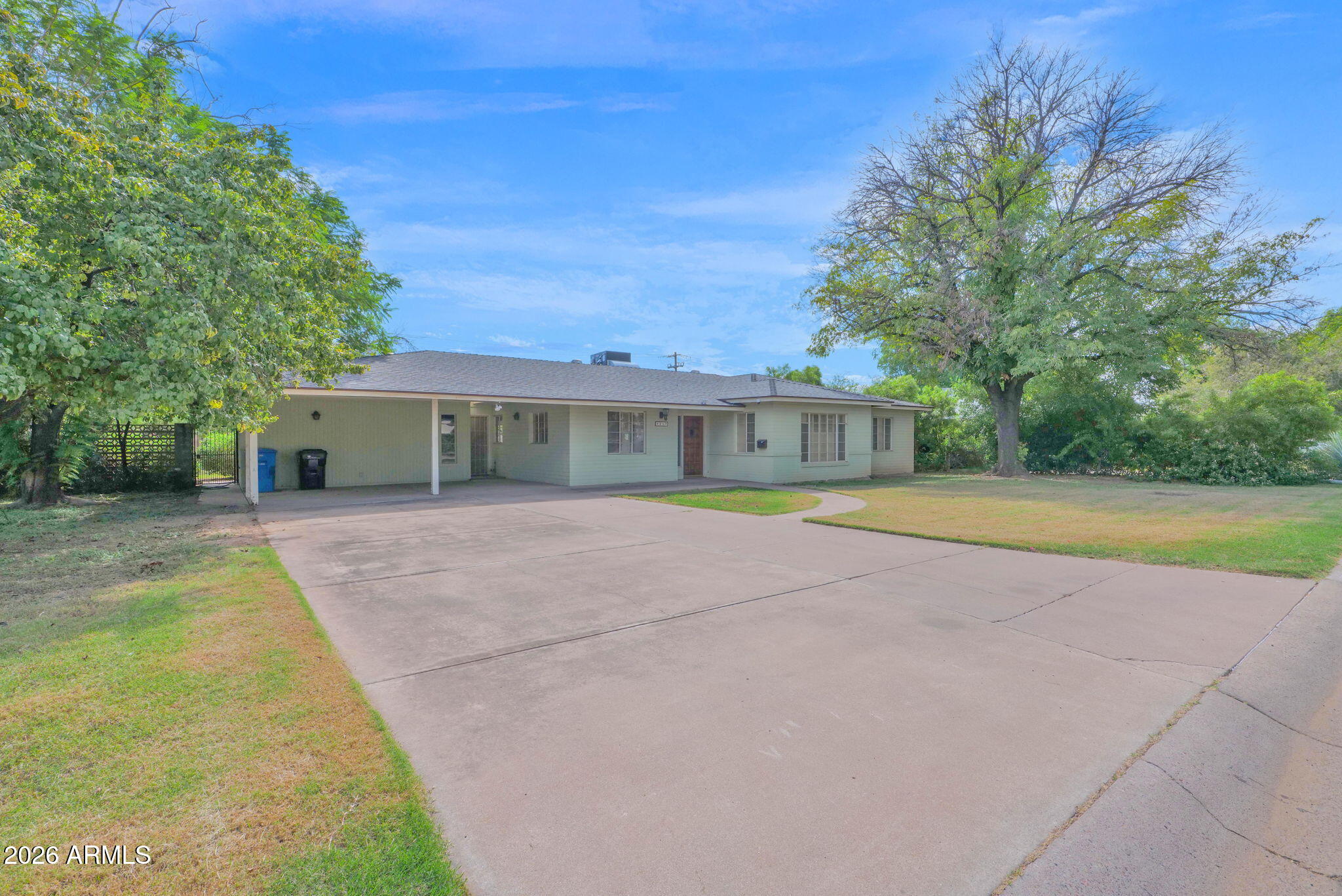 1217 W SOLANO Drive