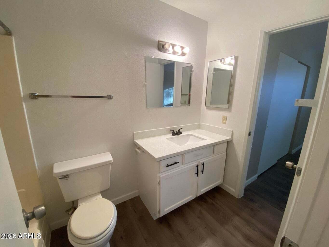 3352 W HARMONT Drive 3