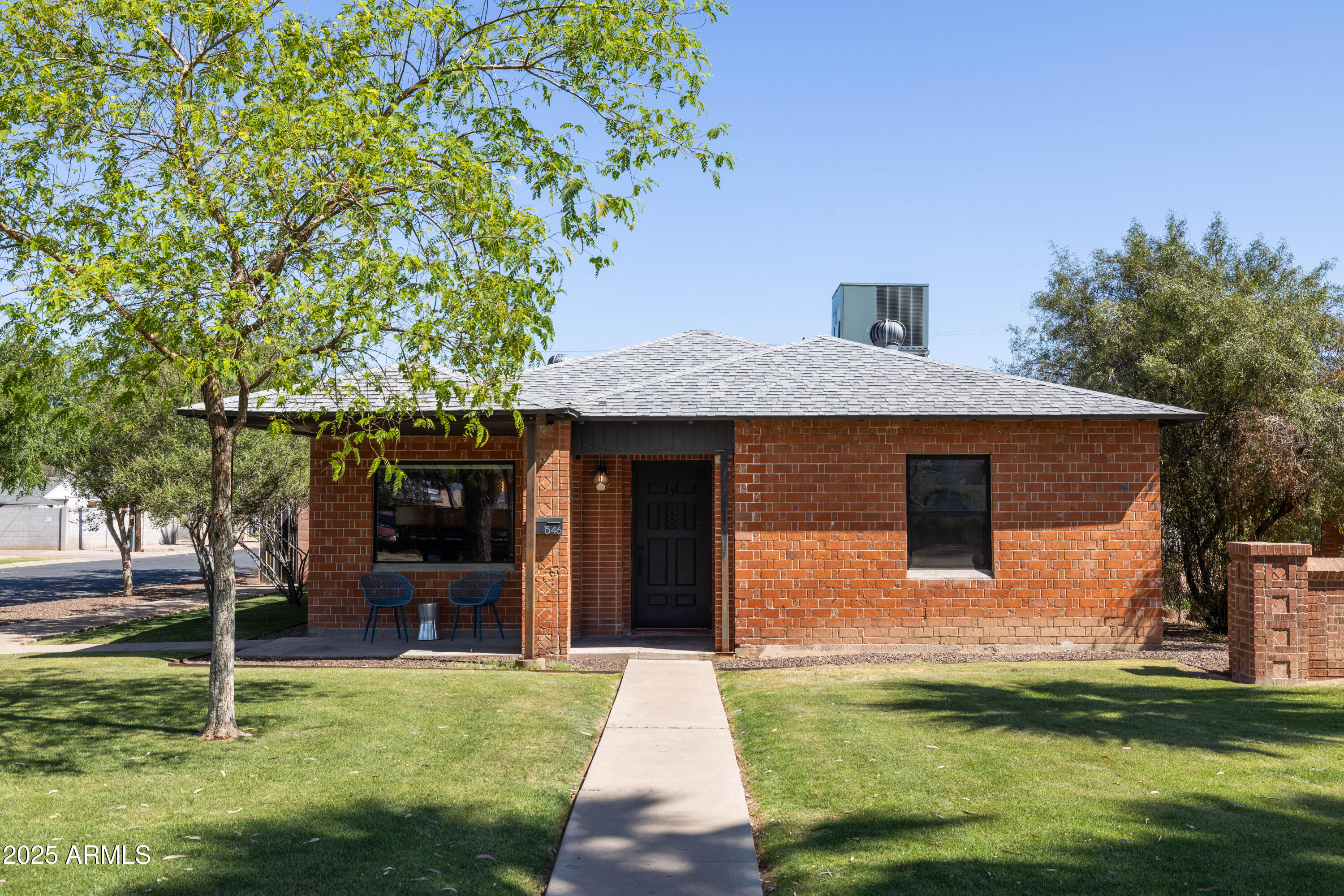 1546 W CULVER Street