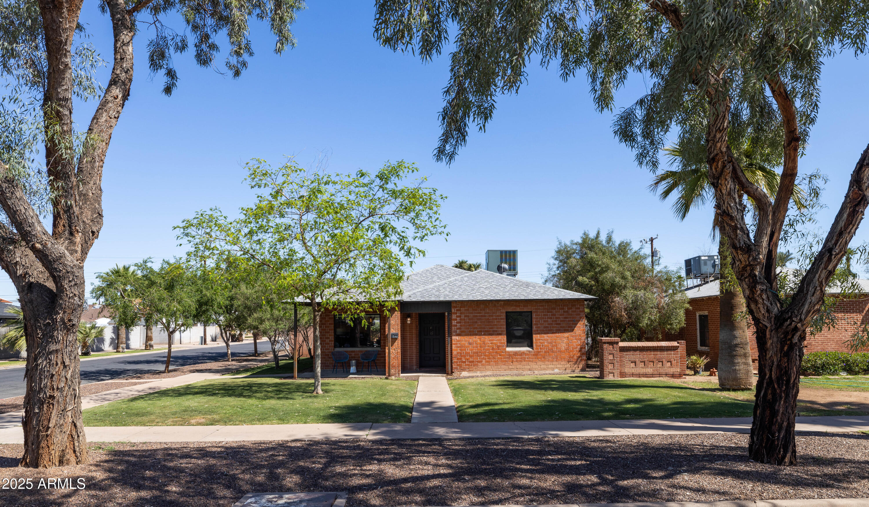 1546 W CULVER Street