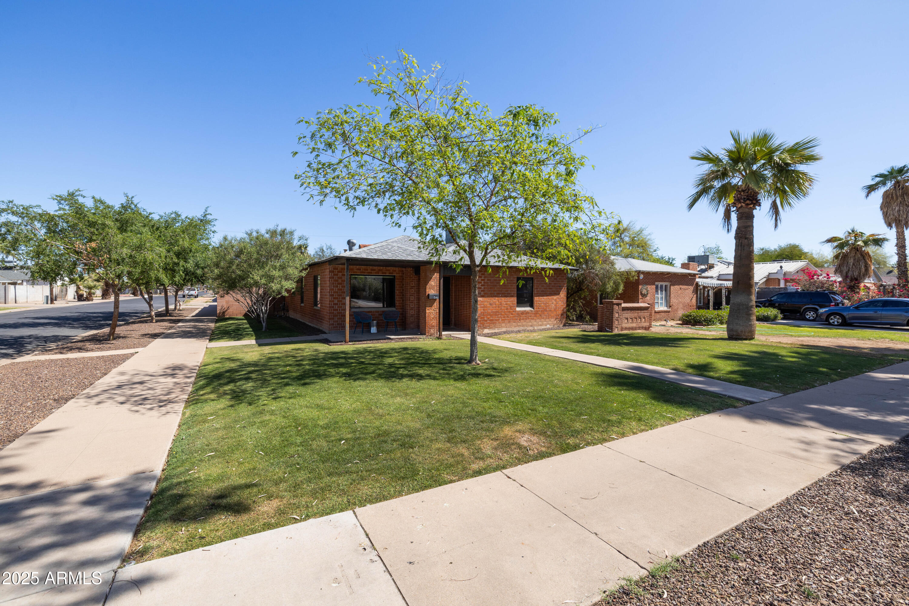 1546 W CULVER Street